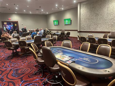mohegan sun casino poker room